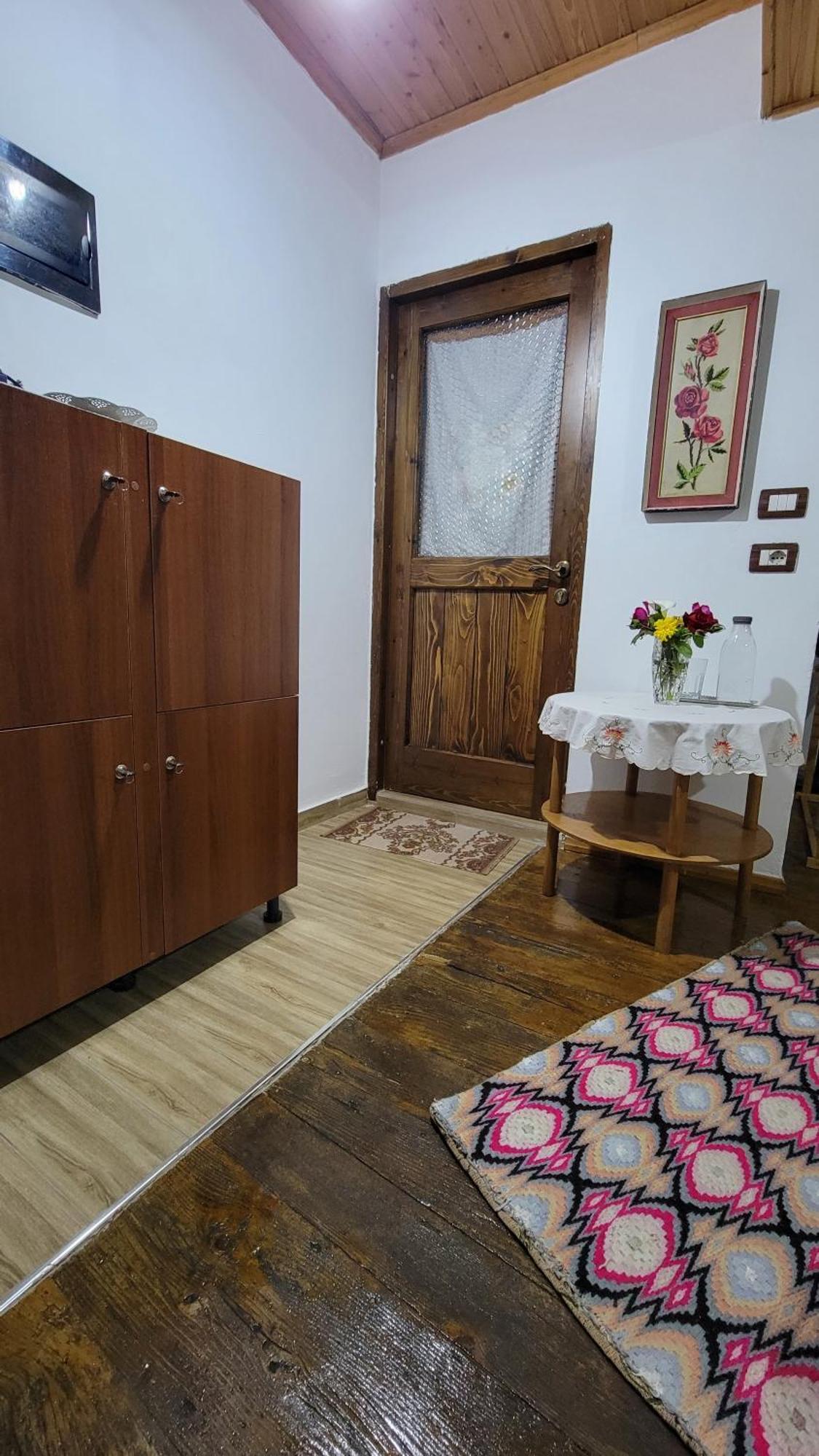 Hostel Mangalem Berat Buitenkant foto