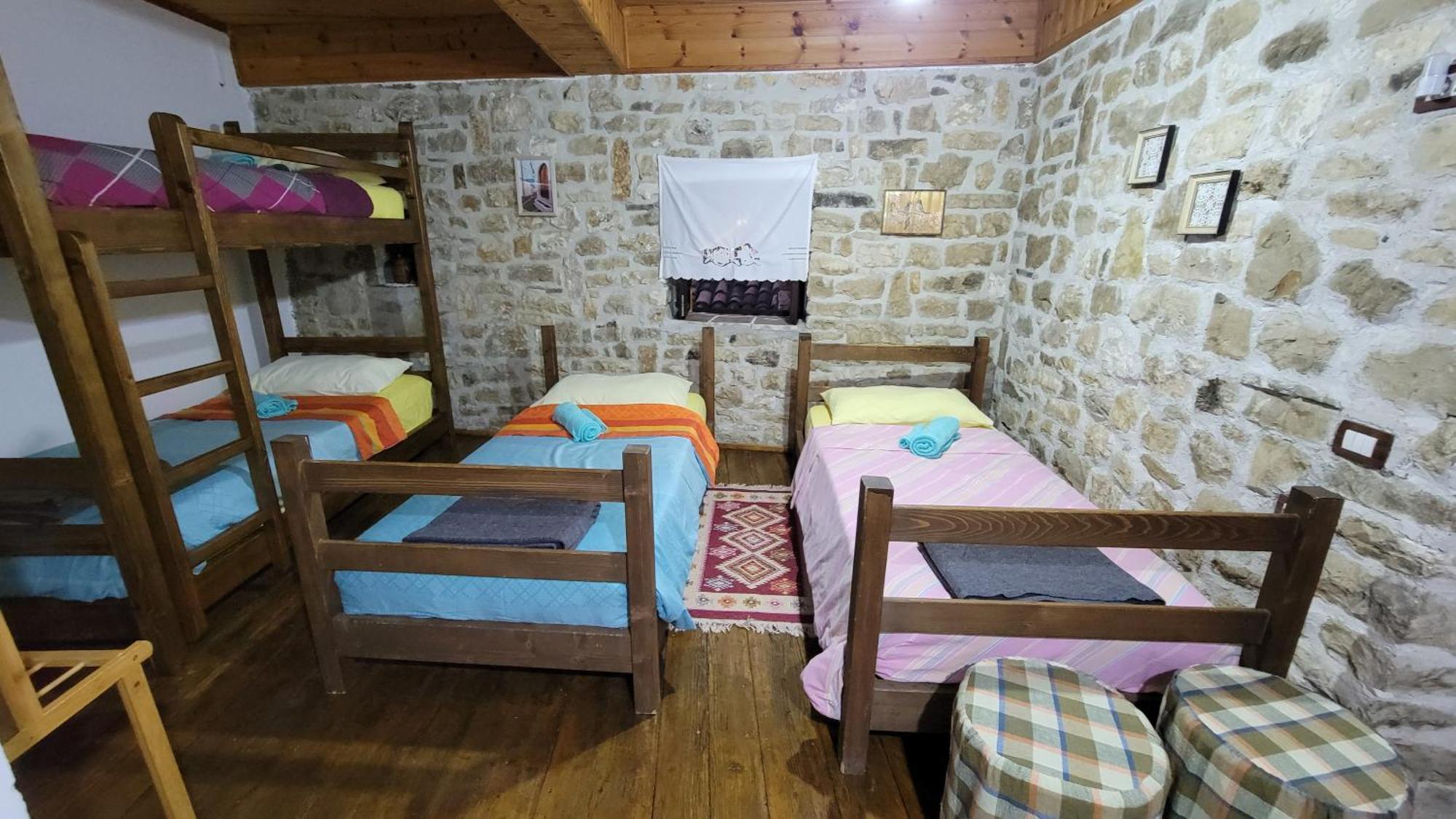 Hostel Mangalem Berat Buitenkant foto